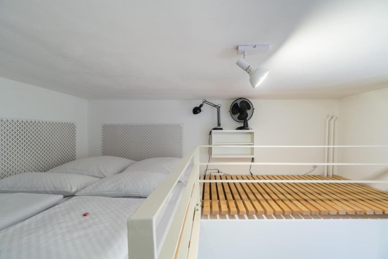 Urban Stuck Apartment *